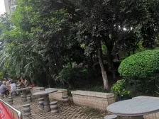 玉带山轻轨旁 精装修 正规两室带外阳台 诚心出售