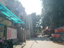 北福华街中间楼层,三室两厅,三卧朝南