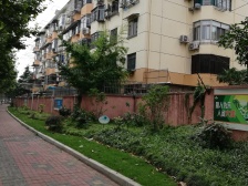 一梯四户,南北通透,近商圈,近地铁,居家装修,配套完善,价格好谈