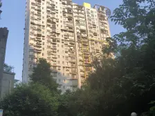 100米是公交车站,永辉,大型菜市场,配套齐全