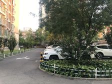 小区管理好,物业服务到位,封闭式管理,24小时保安