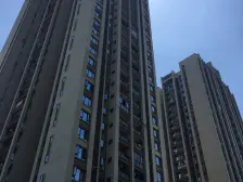 龙湖花漫庭通透大三房,户型方正,业主诚心出售带车位