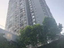 出行方便,配套齐全,位置好,楼层采光视野好
