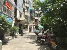 住宅性质 近商圈 交通便利出行方便 带装修 诚心出售