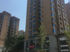 联排别墅 带产权车位 带花园带露台