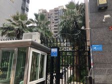 高层四房两厅 此户型方正,装修保养好,业主诚心出售