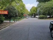 大三房两卫,户型好,楼层佳,采光好,看房方便