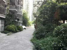 总价低,朝向好,房子保持的好。户型方正。