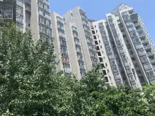 双轻轨 2室 户型方正 家电家具齐全 拎包入住