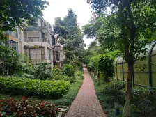 朝湖的,带屋顶花园,花园很漂亮