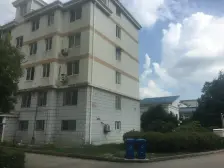 商场旁香山花园顶带阁三房两卫带南阳台诚意出售