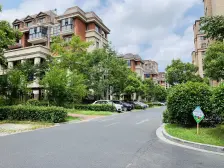 泥城花园电梯洋房 次顶楼 大三房 带车位 清水毛坯