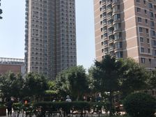 交通便利奥体商圈出门即地铁生活配套完善