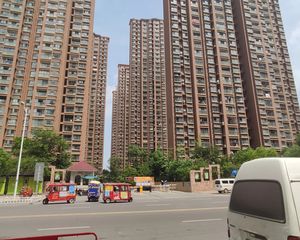 鑫徽苑三房朝南低楼层简单装修