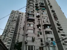 中间楼层,采光充足,视野开阔。