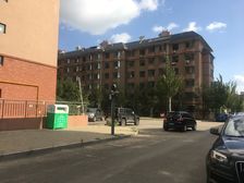 业主诚意出售,小区绿化好,停车方便,看房方便。