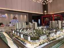东都金麟府毛坯三房出售,户型好