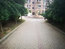 中盛家园 西园 一楼 有一个院 三室两卫房主诚心卖