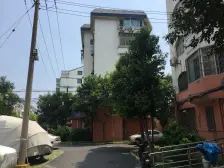 大三房中间楼层 房东诚意出售的 看房方便