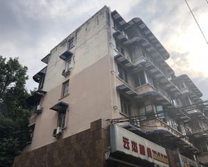 成达综合楼4室2厅南
