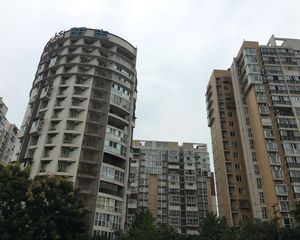 西线阳光3室2厅东北