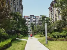 次新洋房顶跃有屋顶花园,现浇已完成