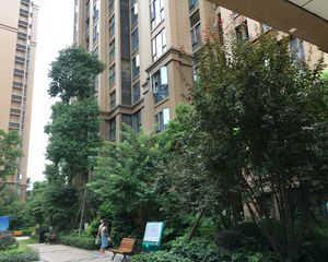 华宇西城雅郡3室2厅东南