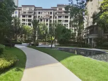 龙湖品质小区 配套完善 品牌家具家电 精装四房两卫