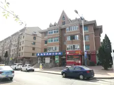 宇峰旁边 中间楼层 精装修 可拎包入住