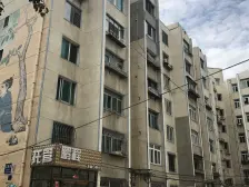 泡崖六区 南北通透 交通便利 购物方便