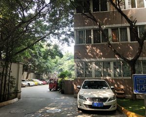 金华公寓3室1厅东北