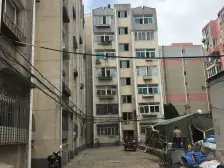 六区南明厅落地窗.视野开阔无遮挡采光好.交通购房方便