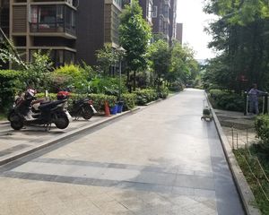 鲜花大院3室2厅南