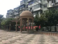 泗东新村 小三房 满五年双天井 小区中间位置