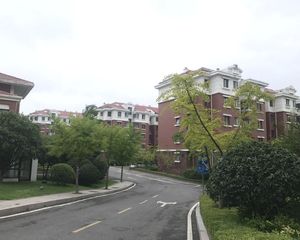 鸿泰雅园精装套二多层洋房楼座位置好采光视野开阔
