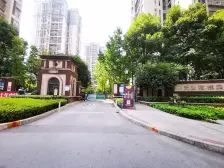 西区 爱加橄榄园三房125万