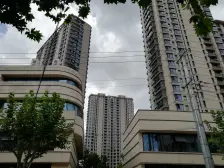 此房满五,且一,三开间朝南,采光充足,配套齐全