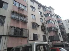 机械新村386号 四房两卫出售 婚房装修 送露台和独库