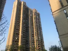 恒大华府精装三房领包入住,不靠高架,中高区楼层