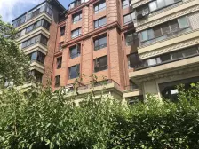 花园洋房,带大露台,采光全天无遮挡。