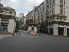 次新小区,环境优美,看房方便,自住装修