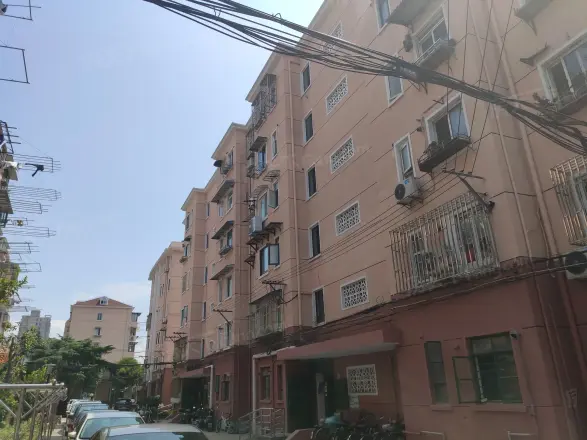 海滨八村