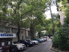 复式上下两层还有露台适合居住
