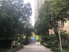 2013年小区 人车分流 满五不唯一 朝南两房 中间楼层