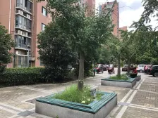 房龄新,近地铁彭浦新村站,电梯中层