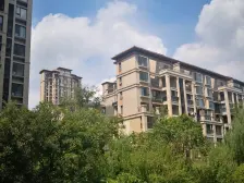 次新小区,环境优美,精装修,未入住,看房有钥匙。