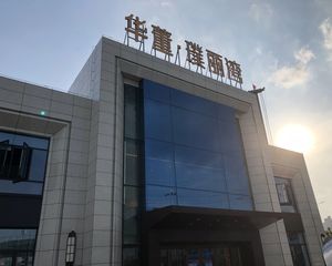 商品房看一线河景,精装修三室两厅拎包入住。
