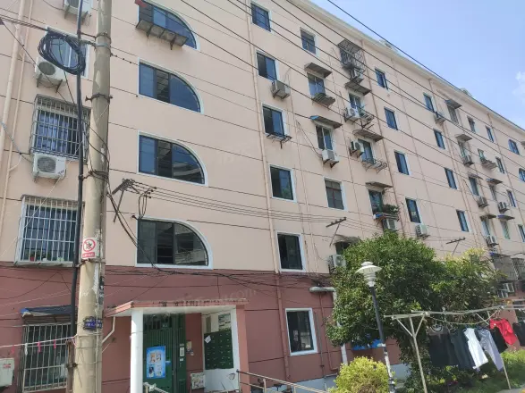海滨八村