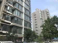 满五唯一地铁口电梯朝南两房,诚心卖