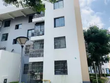 精装三房两卫,全明户型,得房率高,离小区出入口近